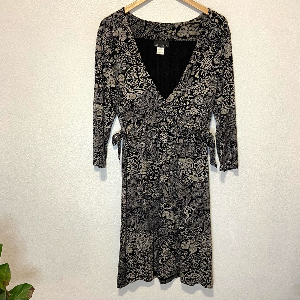 Athleta Tie V-neck Black and Cream Long Sleeve Dress 37068 Large